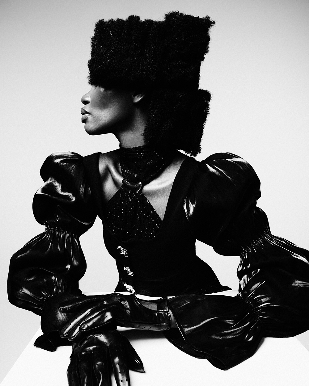 Sculptured Geometric Afro - F.A.M.E Team 2025 - Obsidian Collection